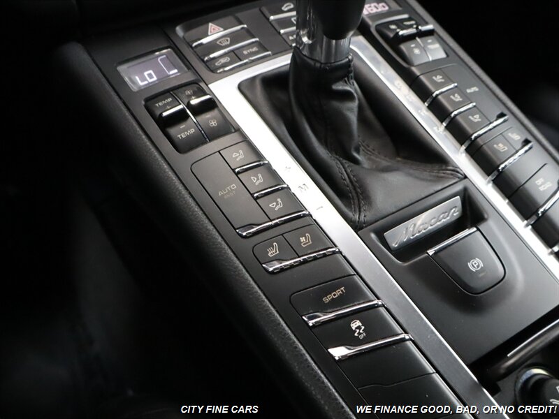 2016 Porsche Macan S photo 20
