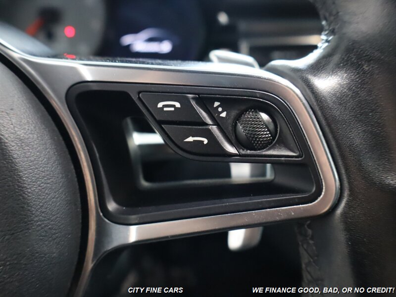 2016 Porsche Macan S photo 17