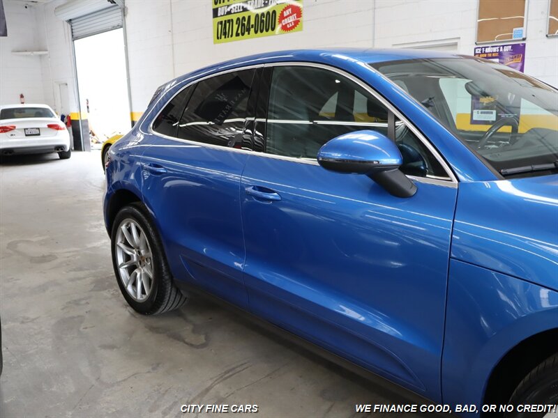 2016 Porsche Macan S photo 9