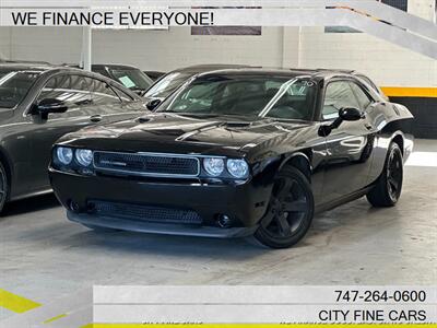 2014 Dodge Challenger SXT   - Photo 1 - Panorama City, CA 91402