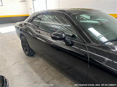 2014 Dodge Challenger SXT   - Photo 10 - Panorama City, CA 91402