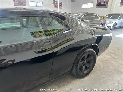 2014 Dodge Challenger SXT   - Photo 5 - Panorama City, CA 91402