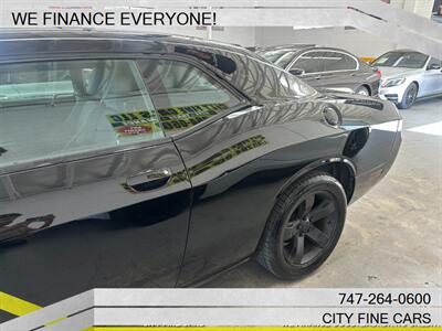 2014 Dodge Challenger SXT   - Photo 5 - Panorama City, CA 91402