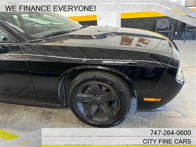 2014 Dodge Challenger SXT   - Photo 11 - Panorama City, CA 91402