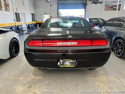 2014 Dodge Challenger SXT   - Photo 7 - Panorama City, CA 91402