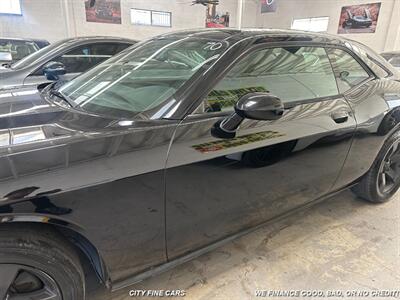 2014 Dodge Challenger SXT   - Photo 4 - Panorama City, CA 91402