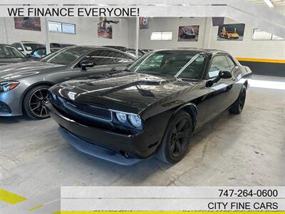 2014 Dodge Challenger SXT   - Photo 2 - Panorama City, CA 91402