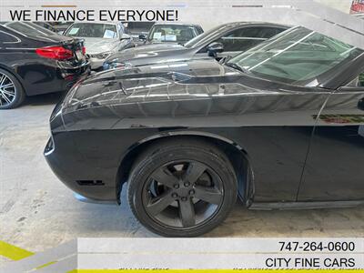 2014 Dodge Challenger SXT   - Photo 3 - Panorama City, CA 91402