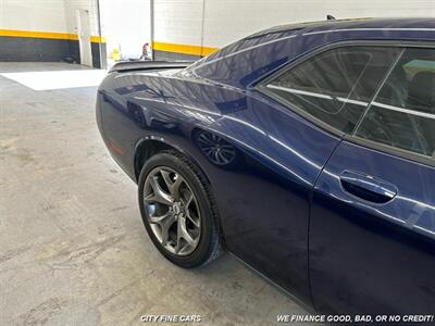 2017 Dodge Challenger SXT   - Photo 10 - Panorama City, CA 91402