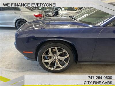 2017 Dodge Challenger SXT   - Photo 4 - Panorama City, CA 91402