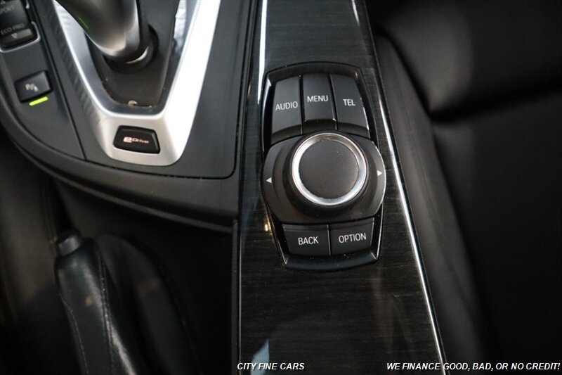 2017 BMW 3 Series 330e iPerformance - Photo 20 - Panorama City, CA 91402