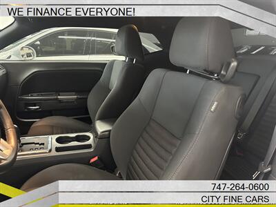 2014 Dodge Challenger R/T   - Photo 16 - Panorama City, CA 91402