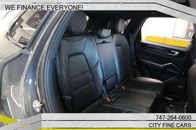 2020 Porsche Cayenne S   - Photo 33 - Panorama City, CA 91402