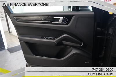 2020 Porsche Cayenne S   - Photo 20 - Panorama City, CA 91402