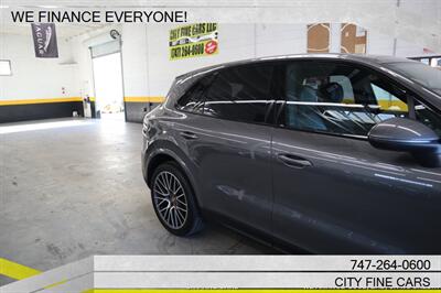 2020 Porsche Cayenne S   - Photo 10 - Panorama City, CA 91402