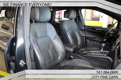 2017 Porsche Macan   - Photo 34 - Panorama City, CA 91402