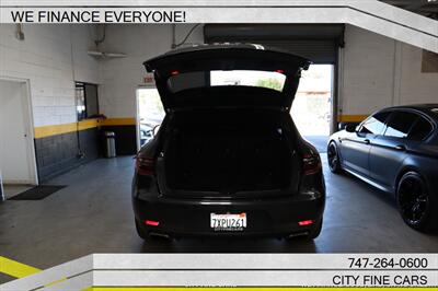 2017 Porsche Macan   - Photo 32 - Panorama City, CA 91402