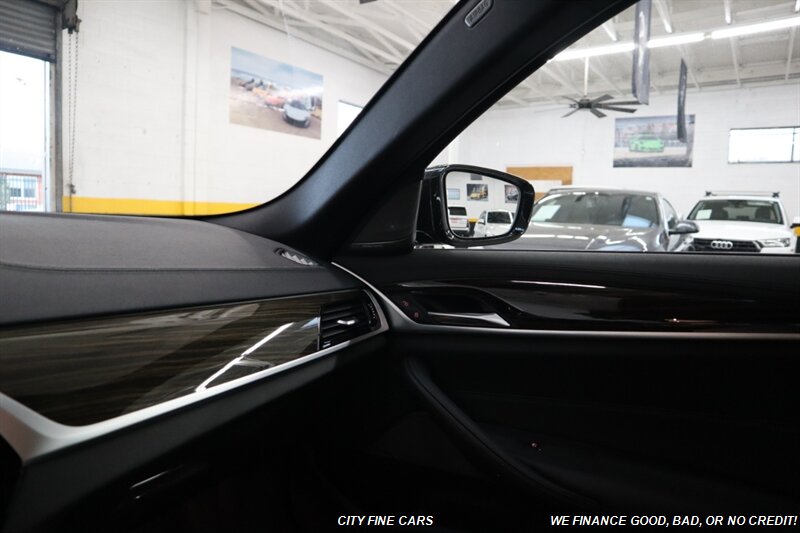 2020 BMW 5 Series 530e iPerformance - Photo 23 - Panorama City, CA 91402