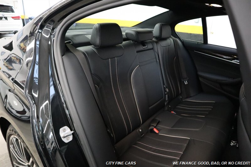 2020 BMW 5 Series 530e iPerformance - Photo 31 - Panorama City, CA 91402