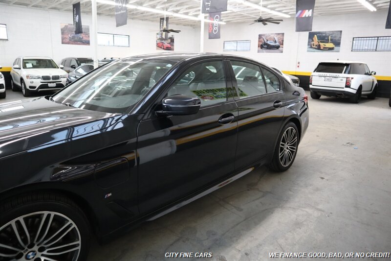 2020 BMW 5 Series 530e iPerformance - Photo 5 - Panorama City, CA 91402