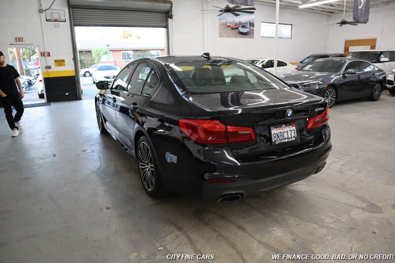2020 BMW 5 Series 530e iPerformance - Photo 7 - Panorama City, CA 91402