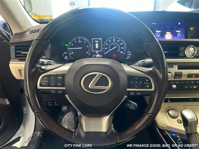 2017 Lexus ES   - Photo 22 - Panorama City, CA 91402