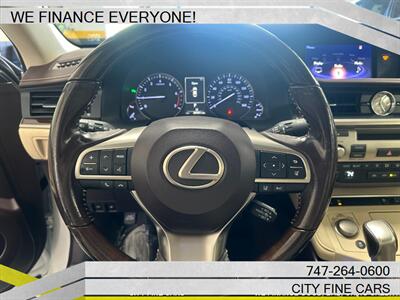 2017 Lexus ES   - Photo 22 - Panorama City, CA 91402