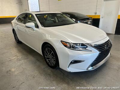 2017 Lexus ES   - Photo 15 - Panorama City, CA 91402