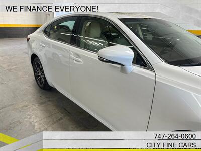 2017 Lexus ES   - Photo 13 - Panorama City, CA 91402