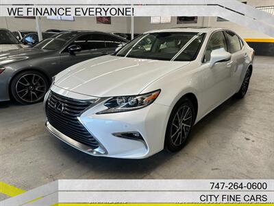 2017 Lexus ES   - Photo 2 - Panorama City, CA 91402