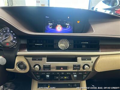 2017 Lexus ES   - Photo 24 - Panorama City, CA 91402