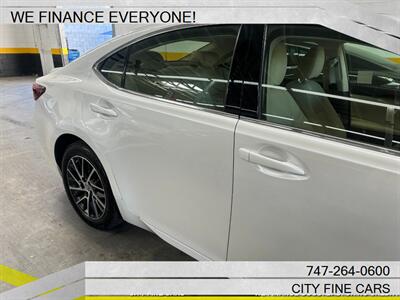 2017 Lexus ES   - Photo 12 - Panorama City, CA 91402