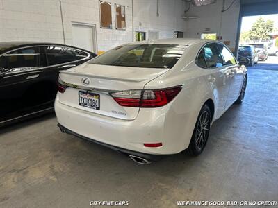 2017 Lexus ES   - Photo 10 - Panorama City, CA 91402