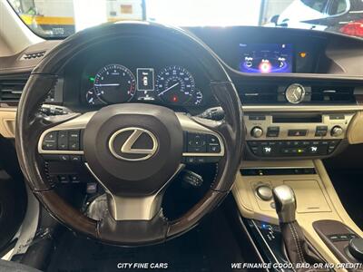 2017 Lexus ES   - Photo 16 - Panorama City, CA 91402