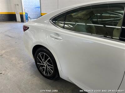 2017 Lexus ES   - Photo 11 - Panorama City, CA 91402