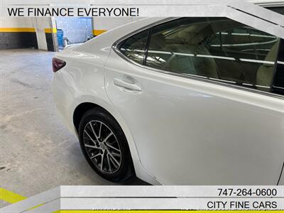 2017 Lexus ES   - Photo 11 - Panorama City, CA 91402