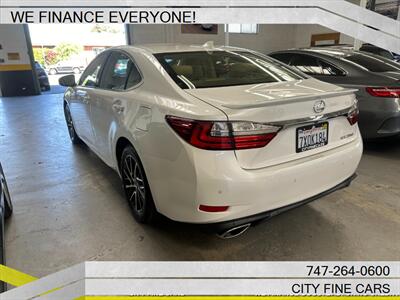 2017 Lexus ES   - Photo 8 - Panorama City, CA 91402