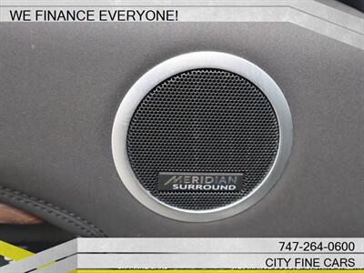 2019 Land Rover Discovery HSE   - Photo 16 - Panorama City, CA 91402