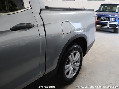 2017 Honda Ridgeline RT   - Photo 6 - Panorama City, CA 91402