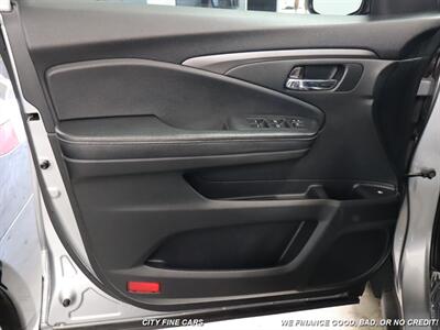 2017 Honda Ridgeline RT   - Photo 16 - Panorama City, CA 91402