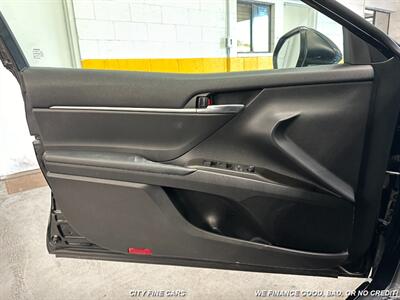 2022 Toyota Camry LE   - Photo 16 - Panorama City, CA 91402