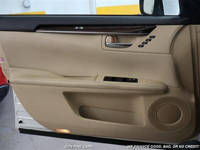 2014 Lexus ES   - Photo 13 - Panorama City, CA 91402