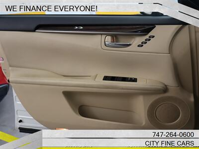 2014 Lexus ES   - Photo 13 - Panorama City, CA 91402