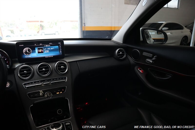 2019 Mercedes-Benz C 300 - Photo 18 - Panorama City, CA 91402