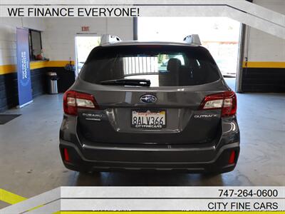 2018 Subaru Outback 2.5i   - Photo 8 - Panorama City, CA 91402