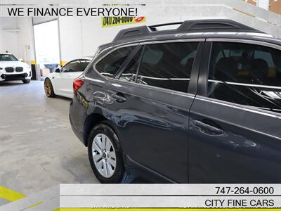 2018 Subaru Outback 2.5i   - Photo 10 - Panorama City, CA 91402