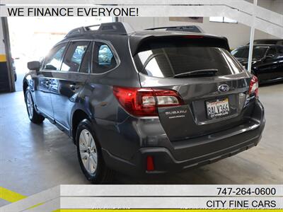 2018 Subaru Outback 2.5i   - Photo 7 - Panorama City, CA 91402