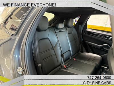 2020 Porsche Cayenne   - Photo 34 - Panorama City, CA 91402
