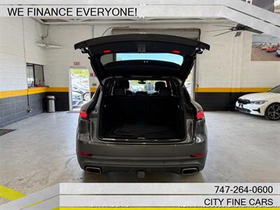 2020 Porsche Cayenne   - Photo 33 - Panorama City, CA 91402