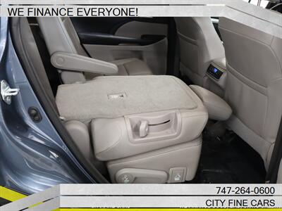 2018 Toyota Highlander XLE   - Photo 35 - Panorama City, CA 91402